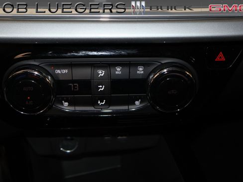 Certified 2024 Chevrolet Trax LT w/ LT Convenience Package image 21