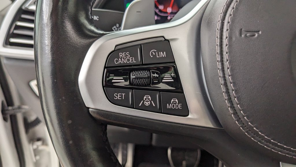 Used 2020 BMW X7 M50i AWD/4WD image 34