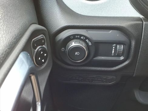 Used 2024 Jeep Wrangler Sport S image 21