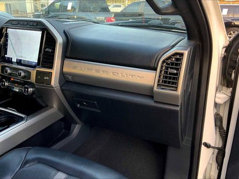 Used 2022 Ford F350 Platinum image 18