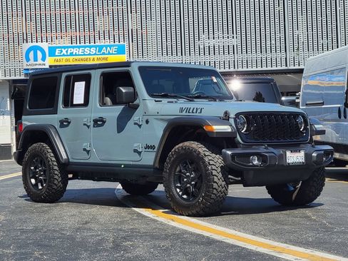 Used 2025 Jeep Wrangler Unlimited Sport AWD/4WD image 32