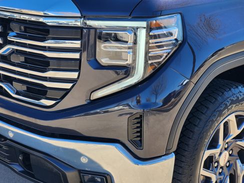 Used 2025 GMC Sierra 1500 SLT image 6