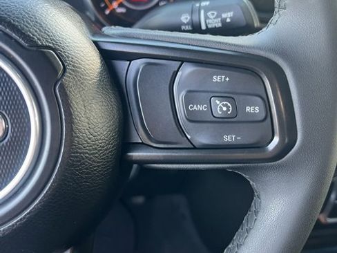 Used 2023 Jeep Gladiator Sport image 25