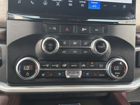 Certified 2024 Ford Expedition Limited AWD/4WD image 13