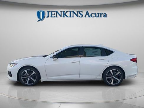 Certified 2025 Acura TLX w/ Technology Package image 4