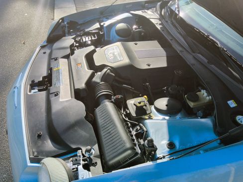 Used 2004 Ford Thunderbird image 41