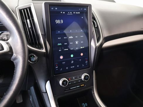 Used 2024 Ford Edge SEL image 5