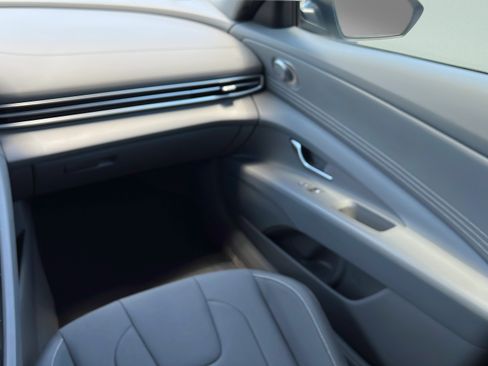 Certified 2025 Hyundai Elantra Sport FWD image 12