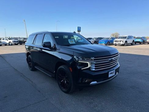 Used 2024 Chevrolet Tahoe High Country AWD/4WD image 4