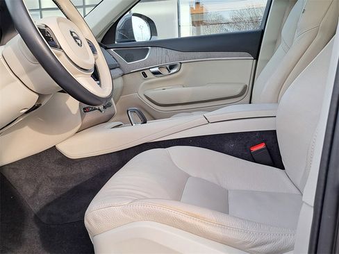 Used 2024 Volvo XC90 B5 Plus w/ Protection Package image 21