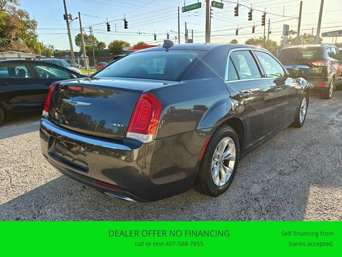 Used 2015 Chrysler 300 Limited w/ Driver Convenience Group image 5