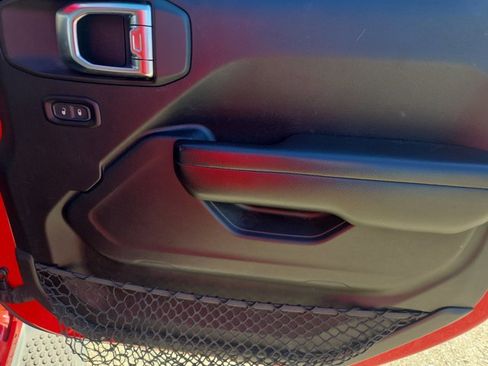 Used 2018 Jeep Wrangler Unlimited Sport S AWD/4WD image 24