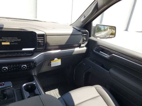 New 2026 GMC Sierra 1500 SLT AWD/4WD image 17