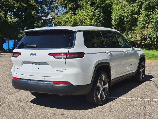 Used 2023 Jeep Grand Cherokee L Limited w/ Luxury Tech Group II AWD/4WD image 3