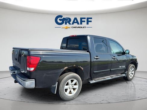 Used 2011 Nissan Titan SV w/ SV Value Truck Pkg AWD/4WD image 8