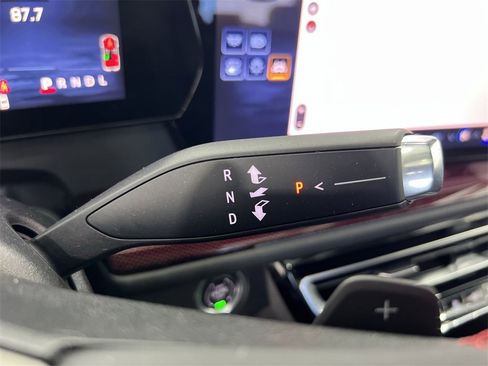 Used 2024 Chevrolet Traverse RS image 15