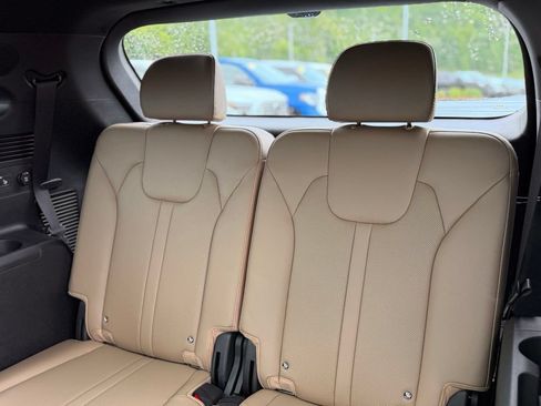 Used 2025 Kia Sorento SX Prestige w/ Olive Brown Leather Package AWD/4WD image 8