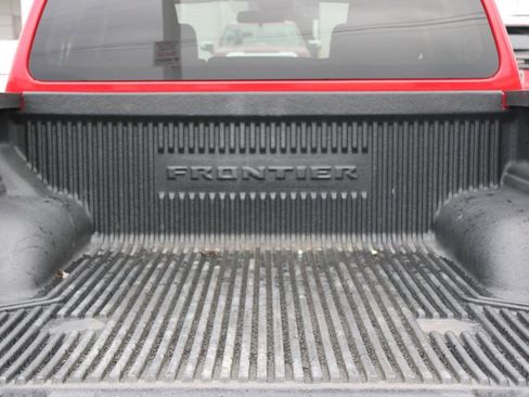 Used 2024 Nissan Frontier SV image 16