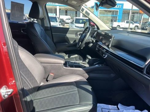Used 2025 Kia Sorento S image 33