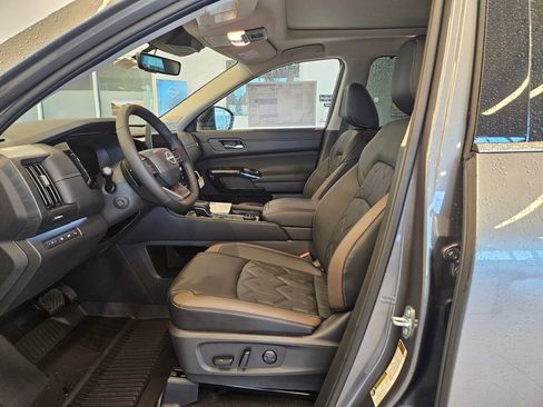 New 2026 Nissan Pathfinder Platinum w/ Cargo Package AWD/4WD image 14