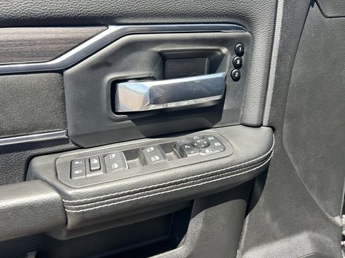 Used 2025 RAM 2500 Laramie AWD/4WD image 30