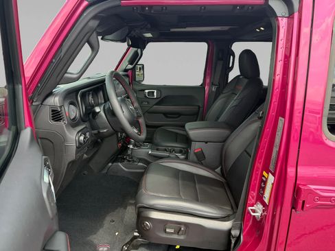 Used 2024 Jeep Wrangler Unlimited Rubicon AWD/4WD image 11