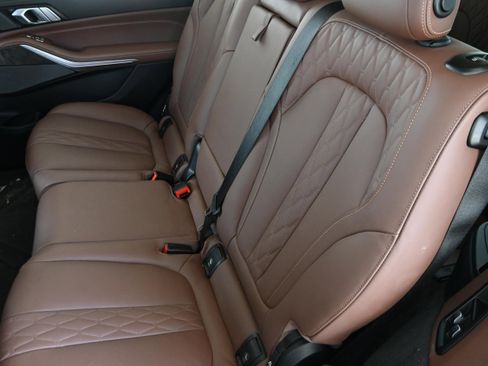 Certified 2025 BMW X7 xDrive40i AWD/4WD image 13
