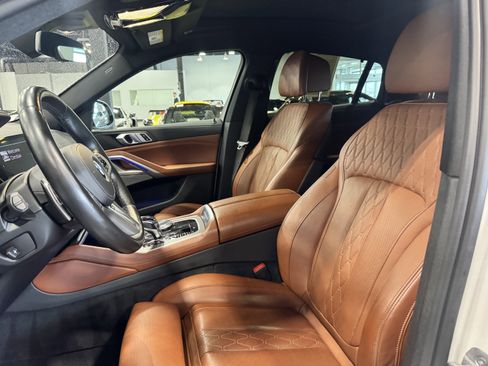Used 2022 BMW X6 M50i w/ Executive Package image 10