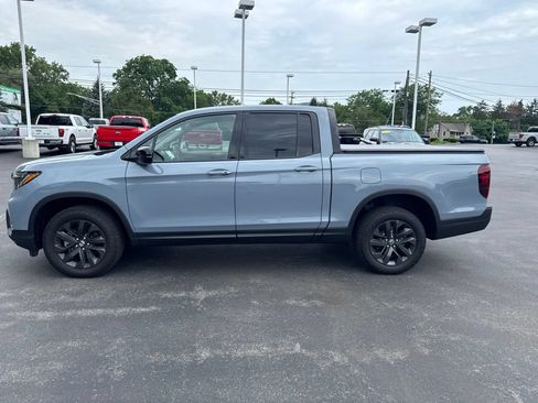 Used 2025 Honda Ridgeline Sport image 4