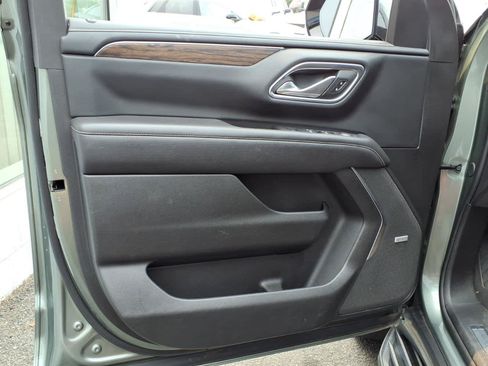 Used 2023 Chevrolet Suburban Premier AWD/4WD image 10