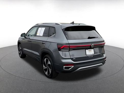 Used 2026 Volkswagen Taos SE AWD/4WD image 9