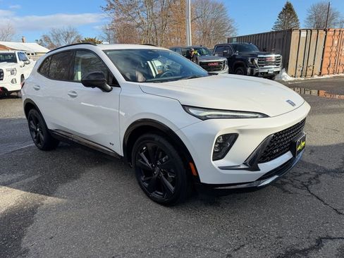 Used 2025 Buick Envision Sport Touring image 5