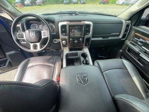 Used 2016 RAM 1500 Laramie w/ Convenience Group AWD/4WD image 3