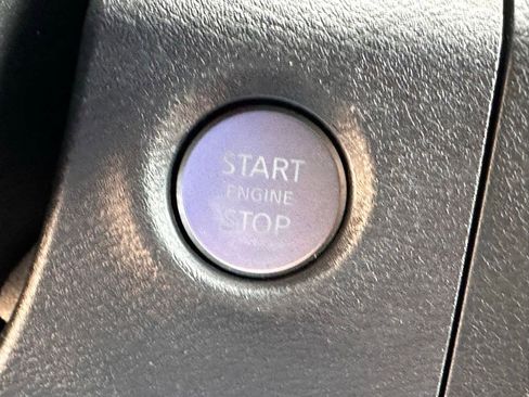 Used 2022 Nissan Frontier PRO-4X w/ Technology Package image 26