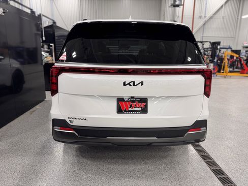 New 2026 Kia Carnival SX image 5