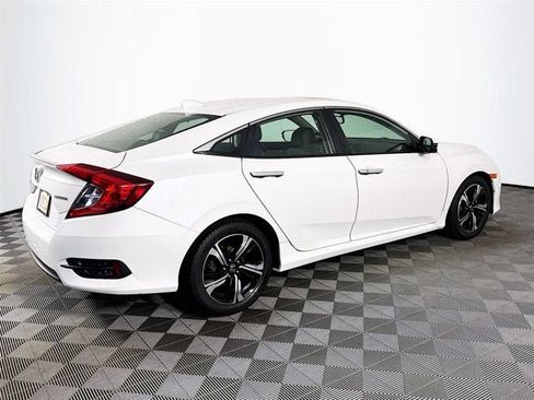 Used 2018 Honda Civic Touring image 6