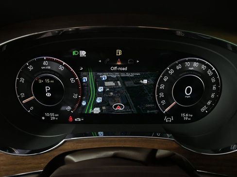 Used 2024 Bentley Bentayga Extended Wheelbase image 25