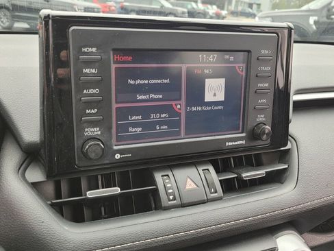 Used 2021 Toyota RAV4 XLE Premium image 21