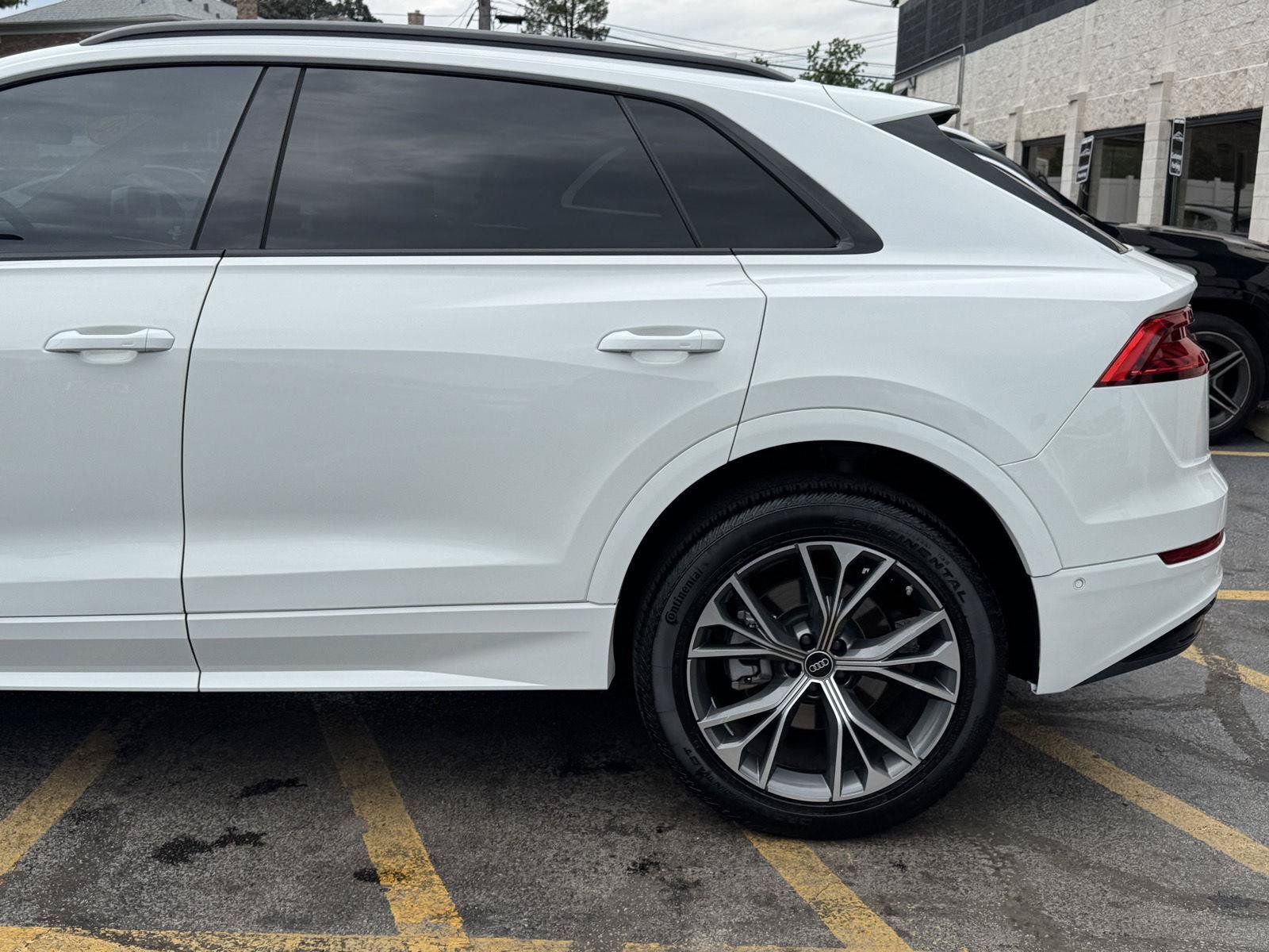 Used 2023 Audi Q8 Premium w/ Convenience Package AWD/4WD image 3
