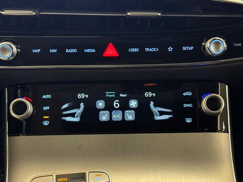 New 2026 Genesis GV70 2.5T AWD/4WD image 21