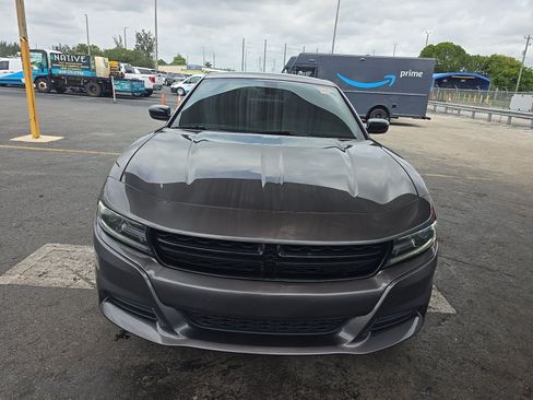 Used 2019 Dodge Charger SXT w/ Plus Group RWD image 2