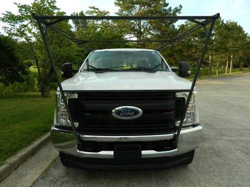 Used 2019 Ford F250 XL w/ XL Value Package AWD/4WD image 2