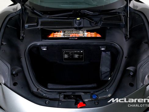 Used 2022 Ferrari SF90 Spider AWD/4WD image 17