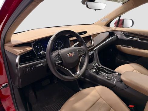 Used 2025 Cadillac XT6 Premium Luxury w/ Platinum Package AWD/4WD image 8