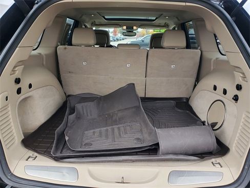 Used 2018 Jeep Grand Cherokee Overland image 39