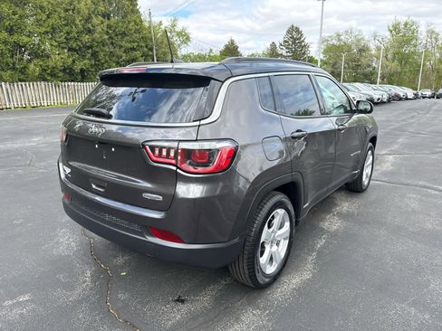 Used 2020 Jeep Compass Latitude w/ Cold Weather Group FWD image 3