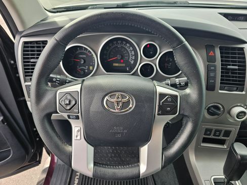 Used 2016 Toyota Sequoia SR5 AWD/4WD image 22