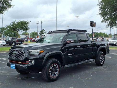 Used 2020 Toyota Tacoma TRD Off-Road w/ Technology Package AWD/4WD image 12