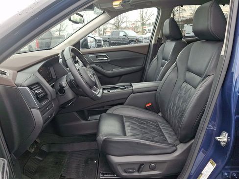 Certified 2023 Nissan Rogue Platinum w/ Platinum Premium Package image 13