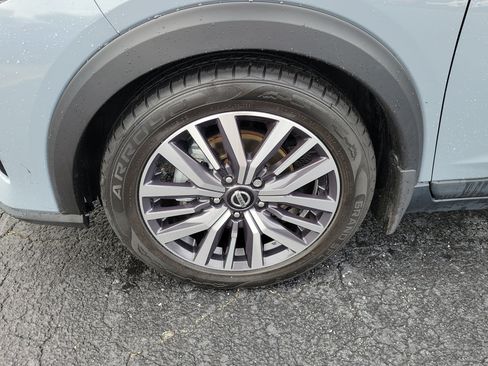 Used 2021 Nissan Kicks SV FWD image 4